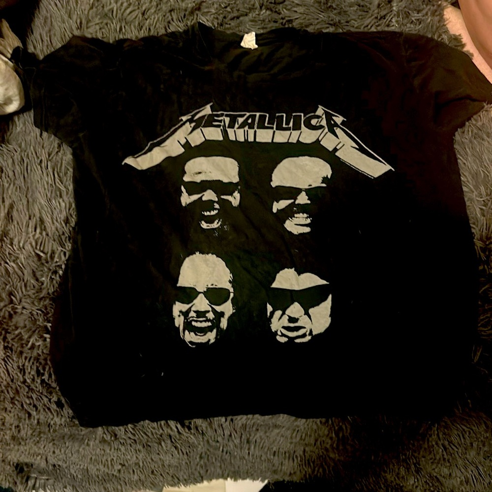 Metallica shirt